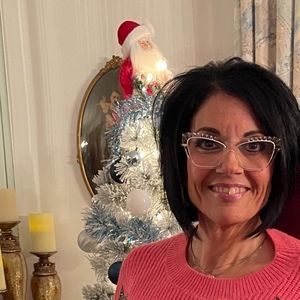 Meet your Posher, Phyllis